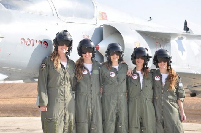 Рекордное количество женщин-пилотов, выпущенных летной академией ЦАХАЛ одновременно